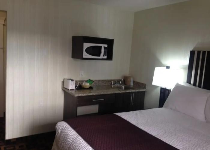 Days Inn By Wyndham Sylvan Lake