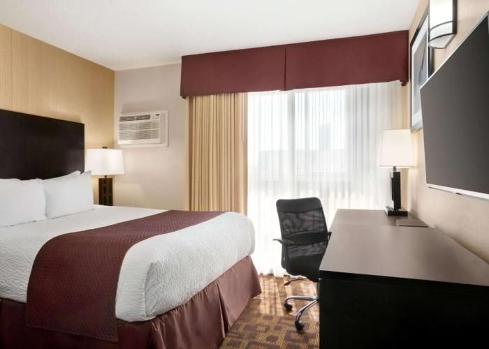 Days Inn by Wyndham Sylvan Lake