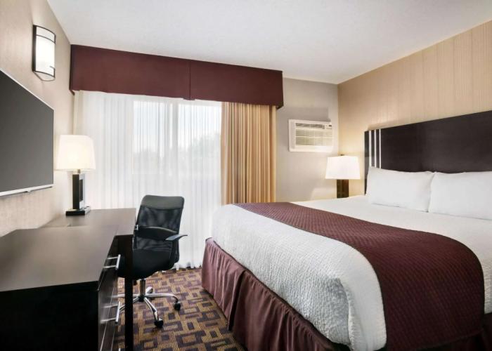 Days Inn by Wyndham Sylvan Lake