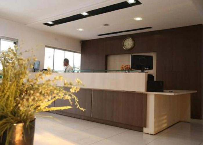 Ellus Hotel