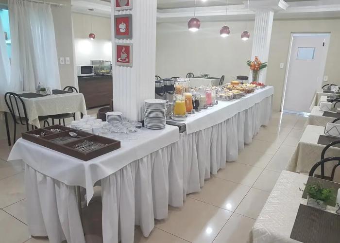 Ellus Hotel