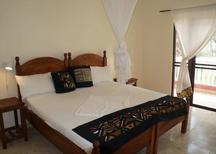 Lemon Creek Hotel Resort