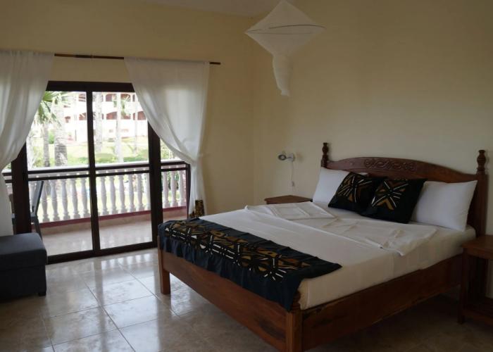 Lemon Creek Hotel Resort