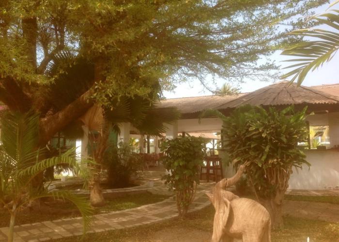 Bungalow Beach Hotel