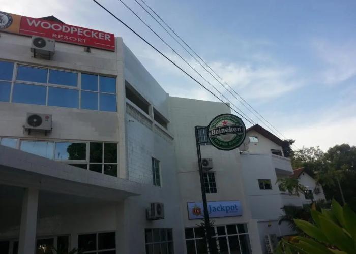 Woodpecker Resort