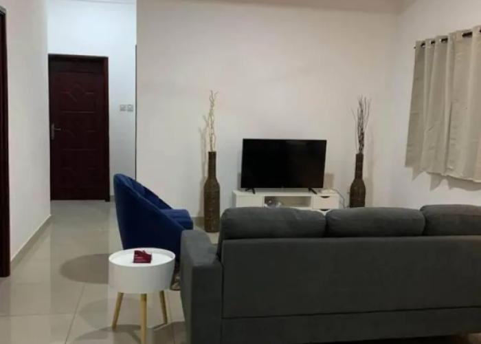 Entire Cozy 2-bedroom House Plus Free Car Use