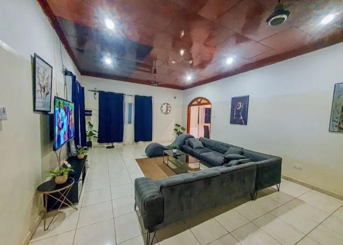 The Retreat Emerald Apartments Close to the Beach