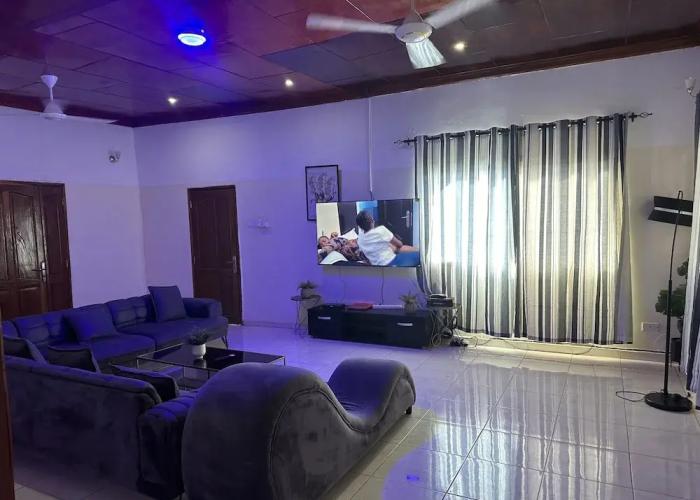 The Retreat Emerald Apartments Close to the Beach