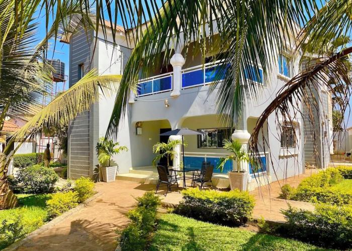 The Retreat Emerald Apartments Close to the Beach