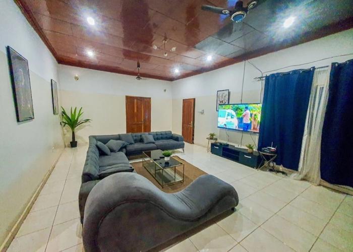 The Retreat Emerald Apartments Close to the Beach