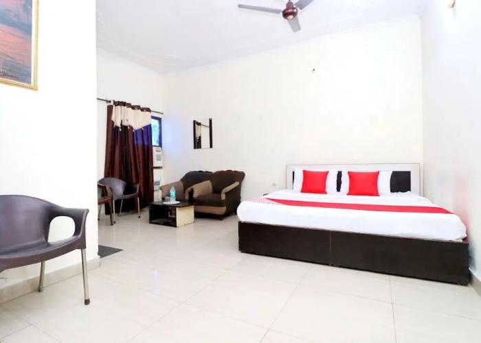 OYO 39812 Welcome Lounge