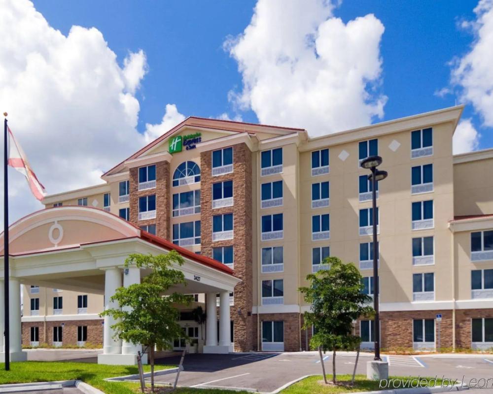 Holiday Inn Express Hotel & Suites Fort Myers East - The Forum by IHG
