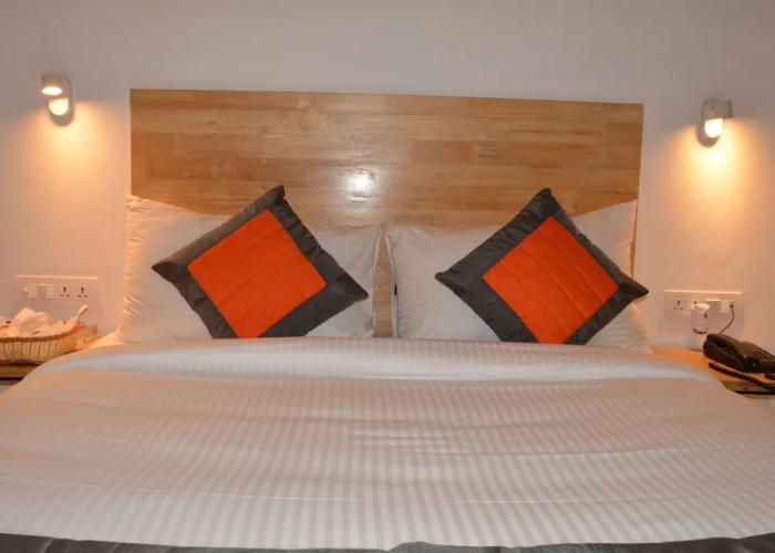 Revking at Hotel Batra