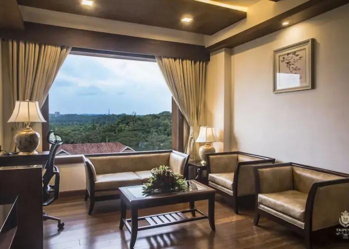 Kpm Tripenta Hotel