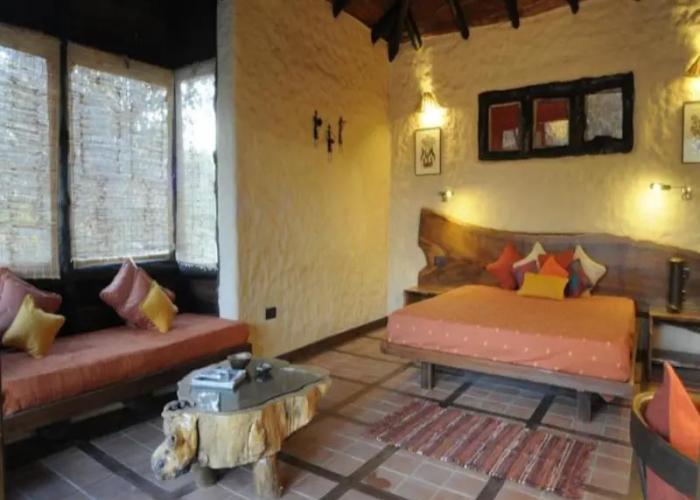 Pugdundee Safaris - Kanha Earth Lodge