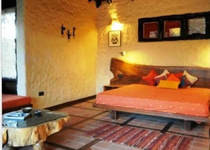 Pugdundee Safaris - Kanha Earth Lodge