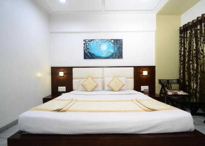 Crimson Park Shripriya Hotel