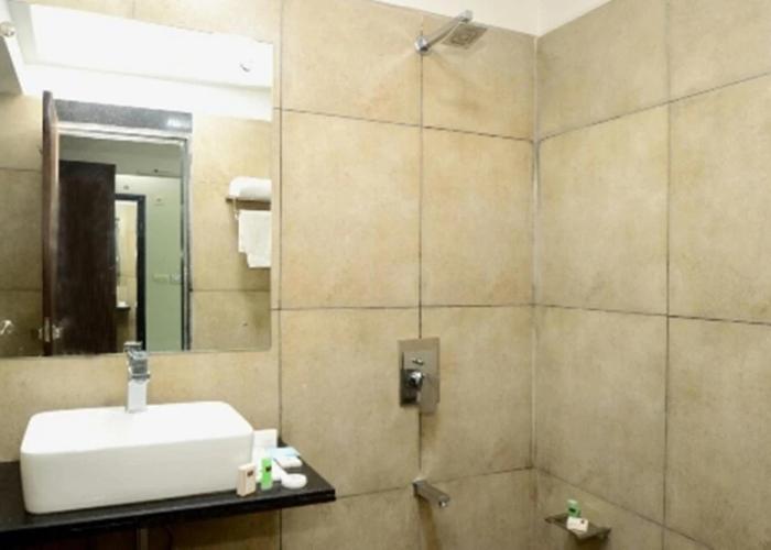 Crimson Park Shripriya Hotel