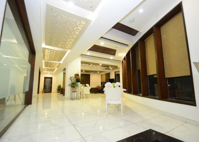 Crimson Park Shripriya Hotel