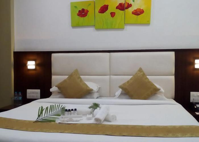 Crimson Park Shripriya Hotel