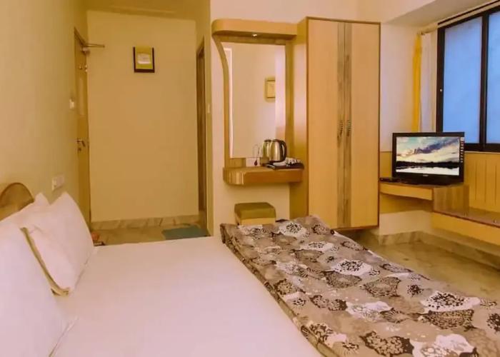 Vrinda Hotel