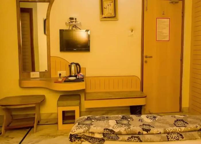 Vrinda Hotel