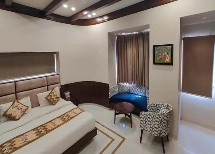 Vrinda Hotel