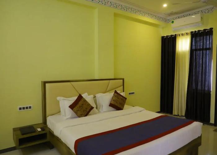 Shiv Ashray Resort