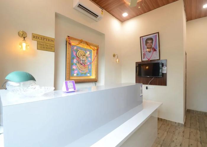 Hotel Shri Dhwaja Inn