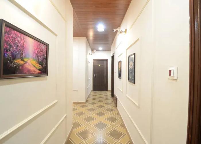 Hotel Shri Dhwaja Inn