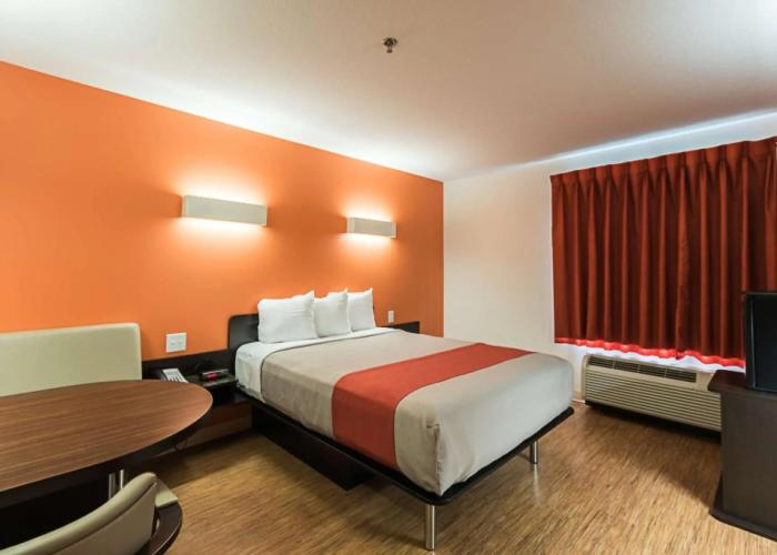 Motel 6 Moosomin, SK