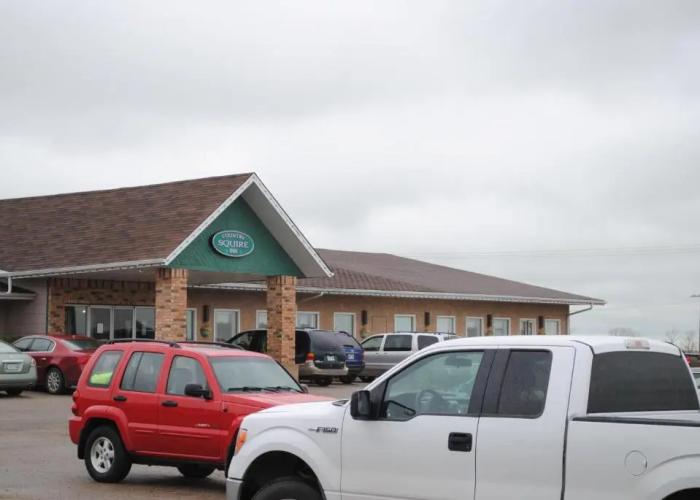 Moosomin Country Squire Inn