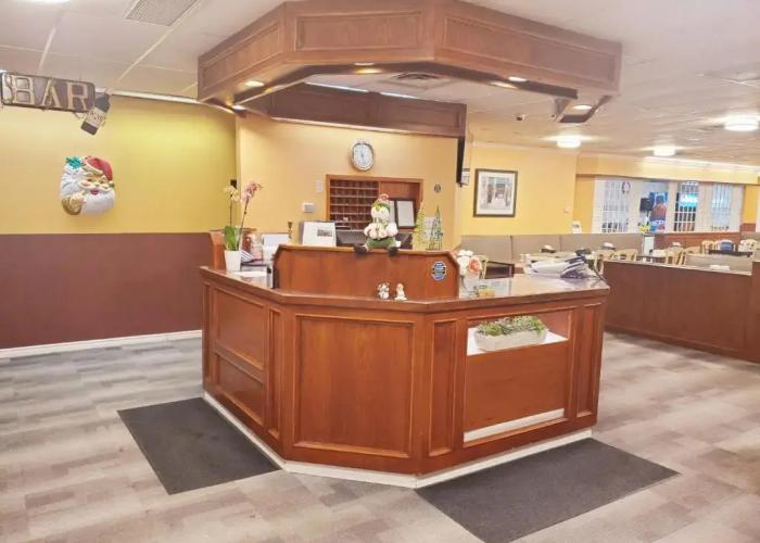 Moosomin Country Squire Inn