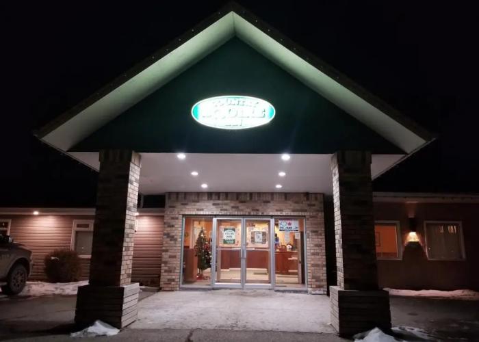 Moosomin Country Squire Inn