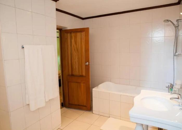 Gorillas Volcanoes Hotel