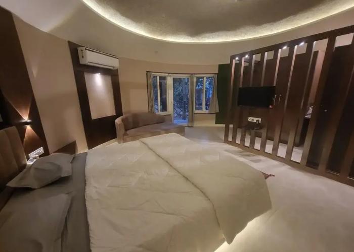 Treebo Premium Mowgli's Den, Pench