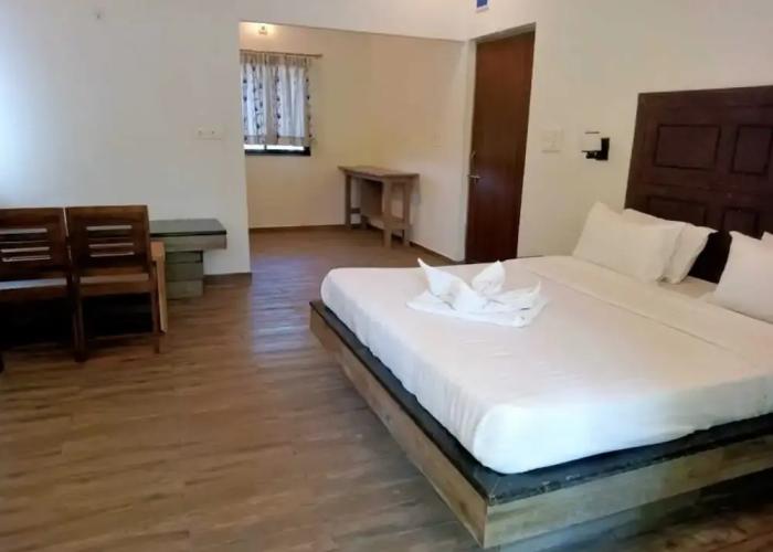 Vraksh Resort