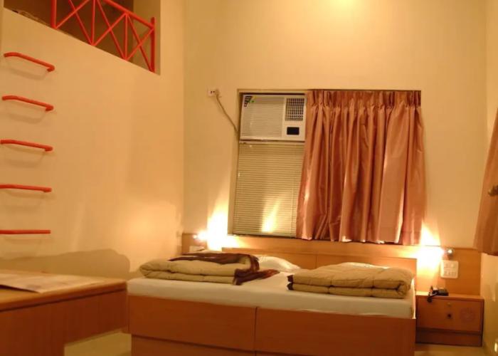 Hotel Ravi Kiran