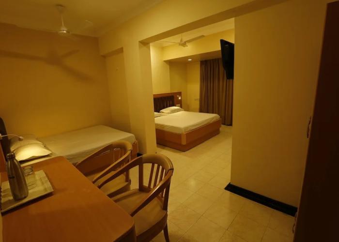 Hotel Ravi Kiran