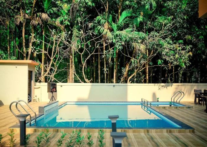 Royal Paradise Hotel
