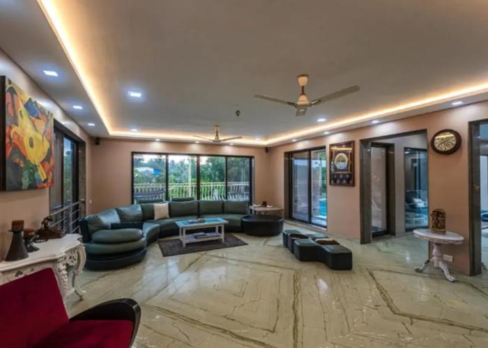 Saffronstays Aura