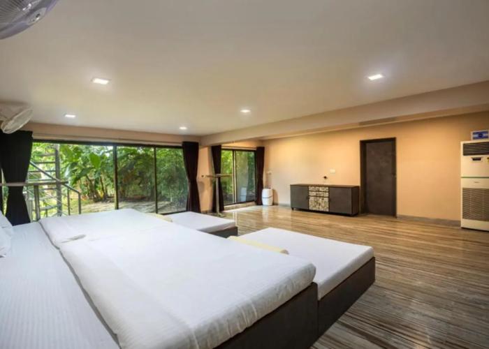 Saffronstays Aura