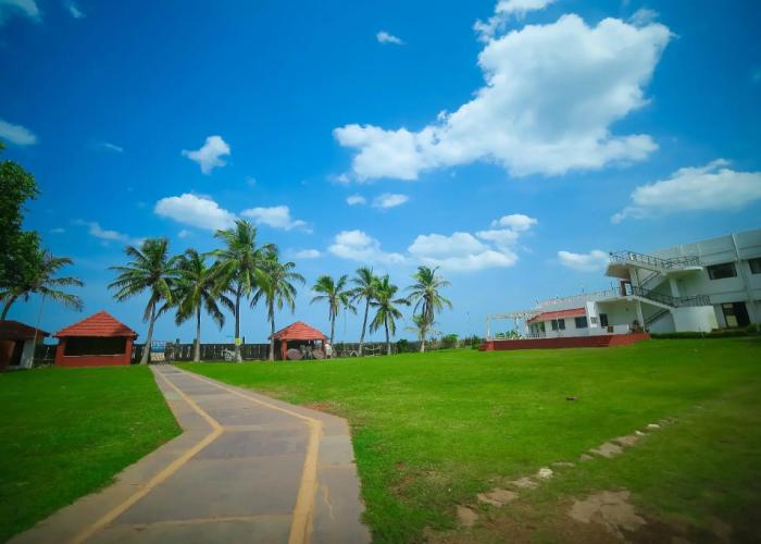 St. James Court Beach Resort