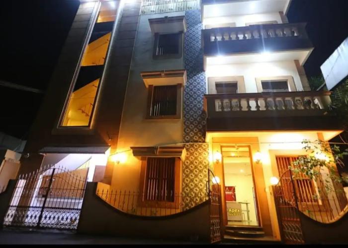 Le Apex Guest House