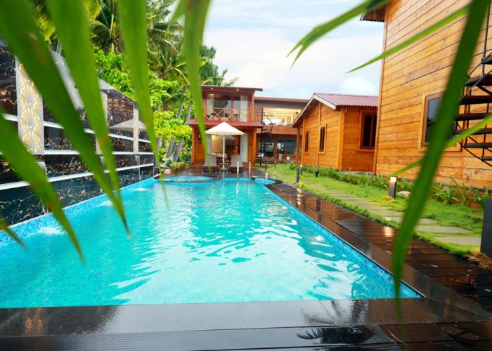 Resort Wooden ECR Sea Resort Hotel