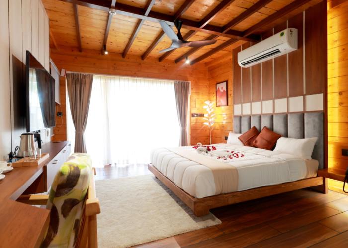 Resort Wooden ECR Sea Resort Hotel