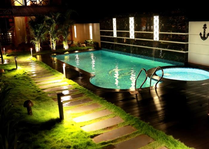Resort Wooden ECR Sea Resort Hotel