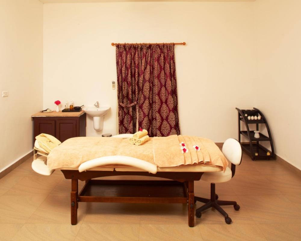 Le Pondy Beach & Lake Resort