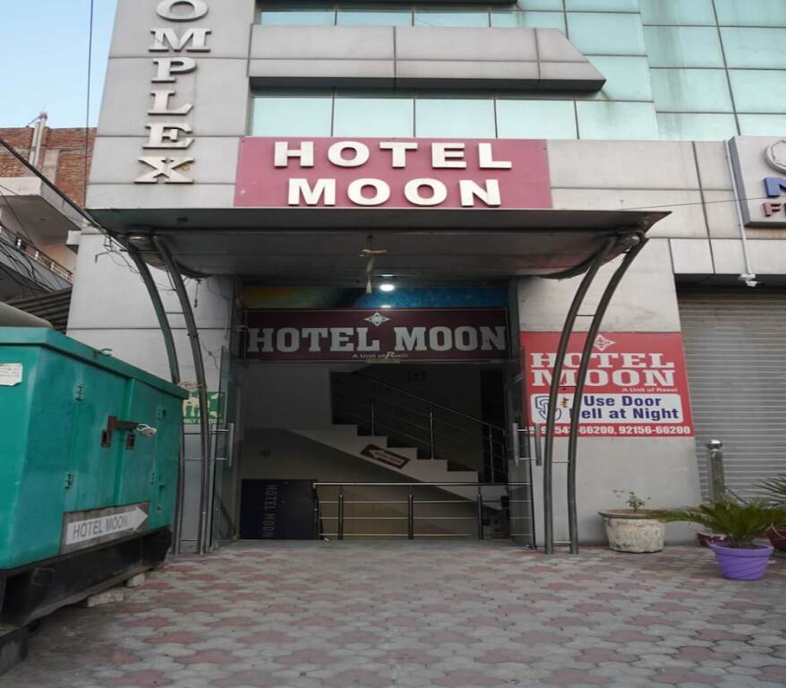 Hotel Moon