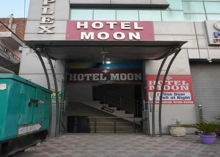 Hotel Moon